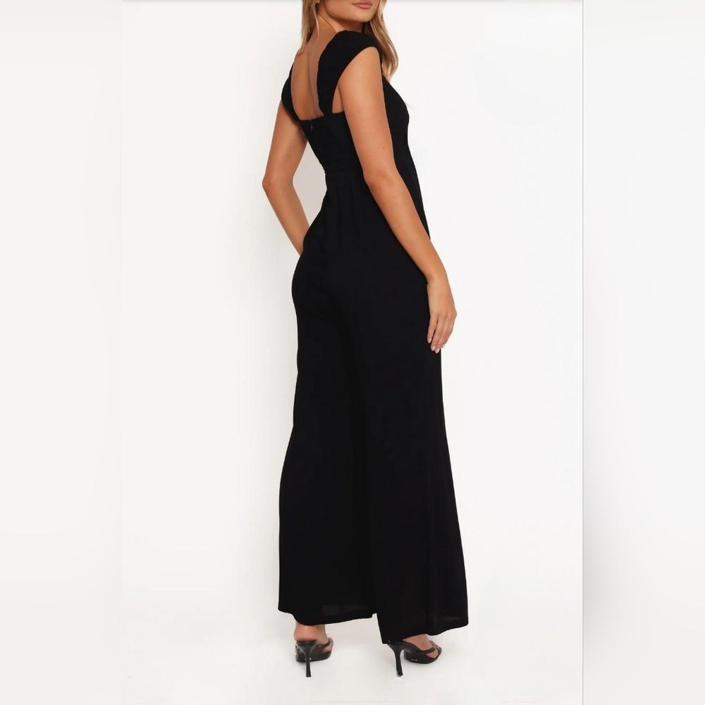 Petal & Pup Crosby Jumpsuit Cropped Straight Leg 100% Rayon Black Women's Size M - Picture 2 of 14